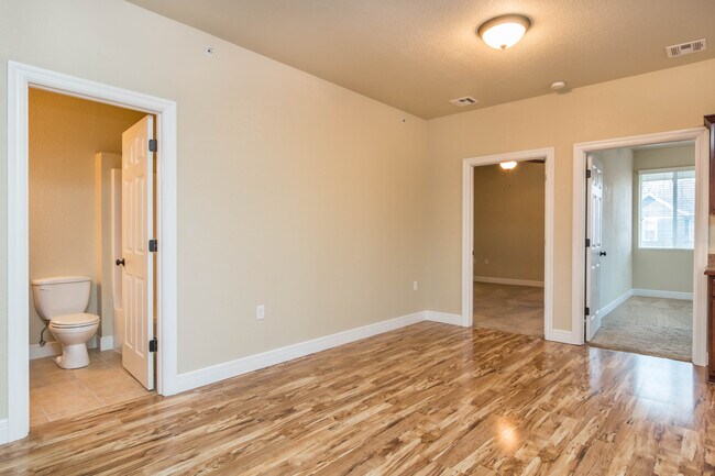 Photo - 1001 Laramie St