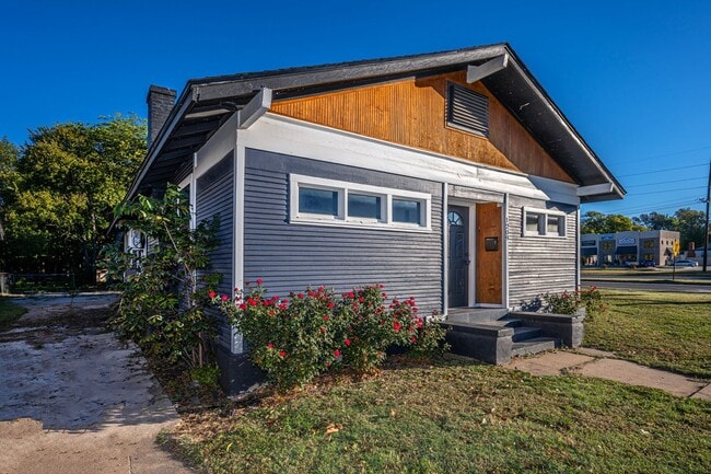 Photo - New 3 Bedroom 2 Bath on Stanley SW