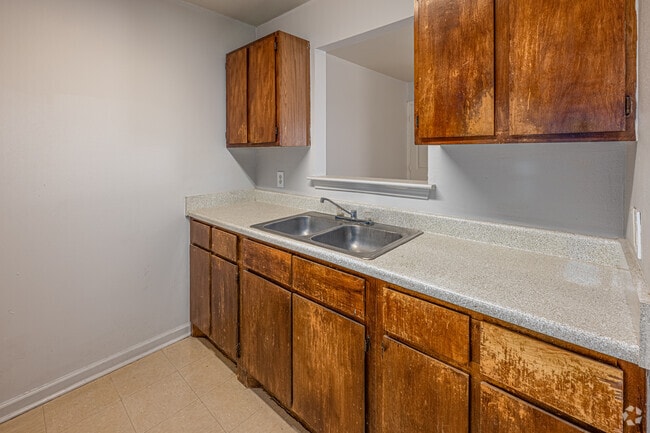3BR, 1BA - 1,147SF - Kitchen