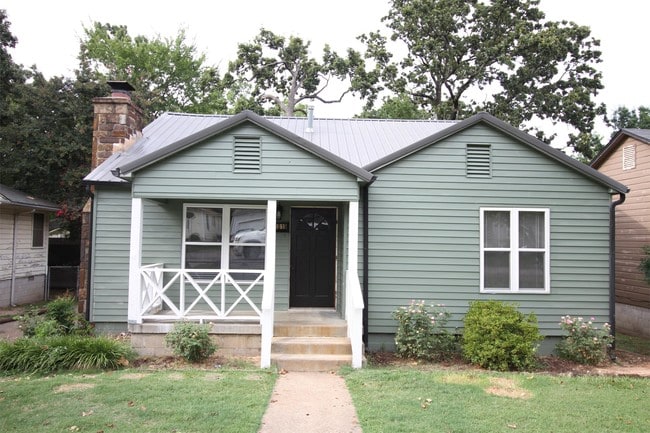 Photo - 2019 S Q St Casa