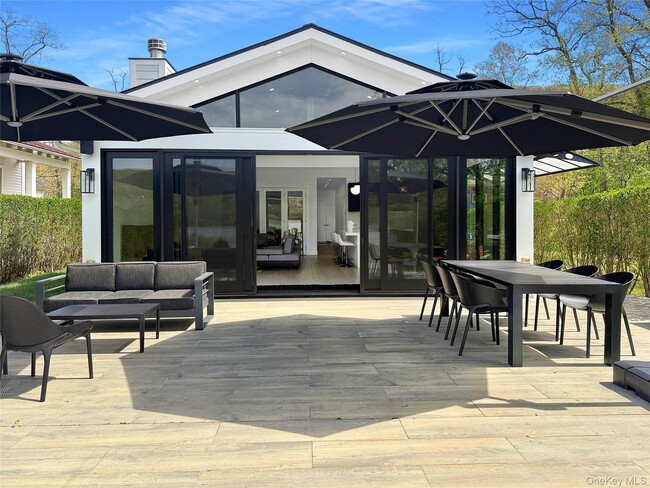 Building Photo - 12 Hudson River Ln