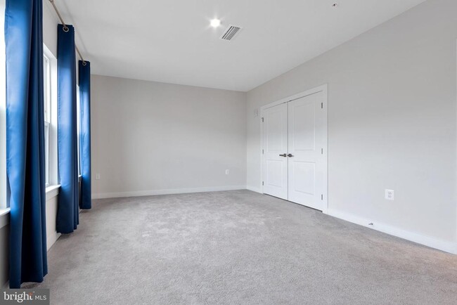 Photo - 46320 Mount Milstead Ter Unidad 305