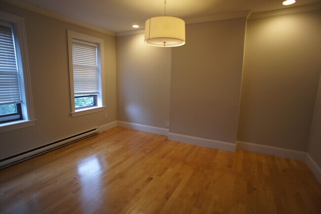 Photo - 216 W Springfield St Unidad #3