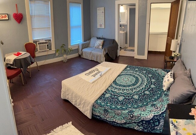 Photo - 2328 Union St