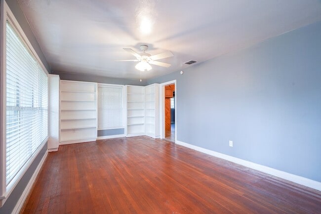 Photo - 206 Sunset Ln