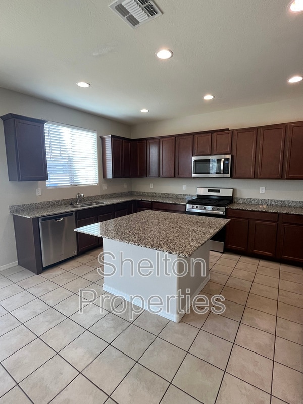 Photo - 10817 W San Juan Ave