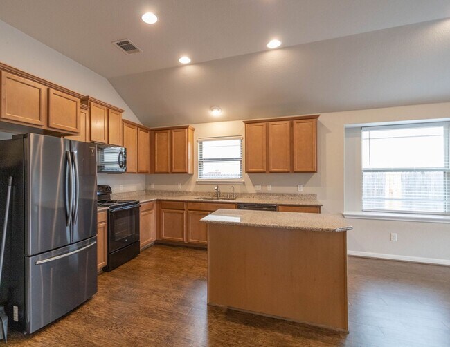 Photo - 310 Hyltin St