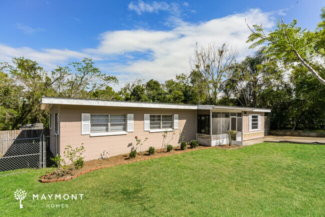 Building Photo - 530 17th St NE