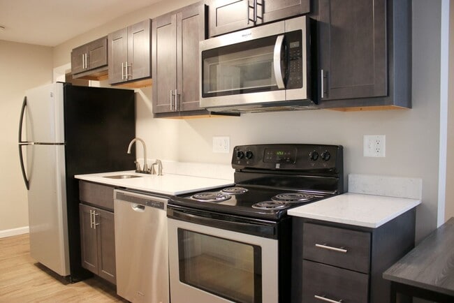 Photo - 106 S Gregory