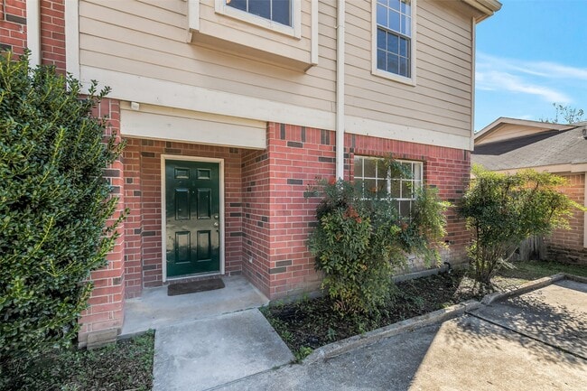 Photo - 10007 Emerald Creek Dr Unidad D