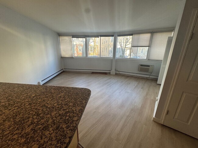 Photo - 516 Green St Unit 1D