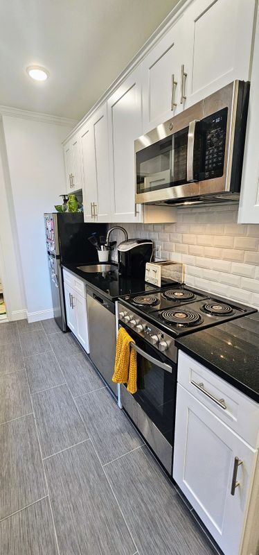 Photo - 317 E 83rd St