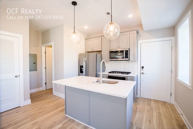 Building Photo - 129 S 49th St Unit 2R