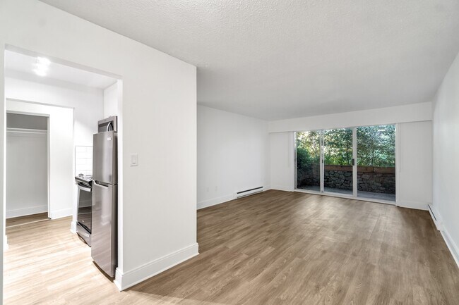 Photo - 1233 Fairfield Road