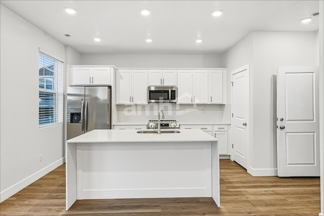 7691 Castleton Ln