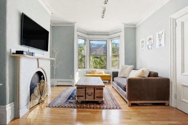 Building Photo - 587 Tremont St Unit 3