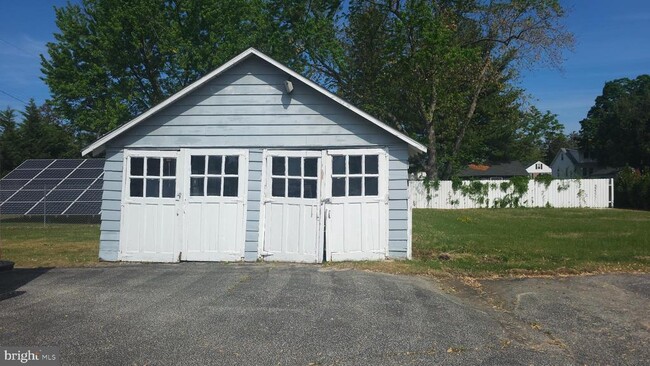 Photo - 101 N Broadway