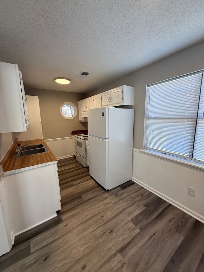 Building Photo - 1809 Ororke Ln SW Unit A