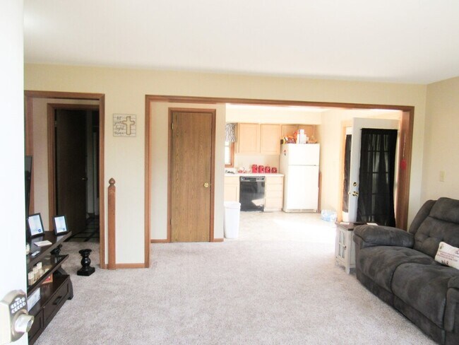 Building Photo - 607 Marvin Ave