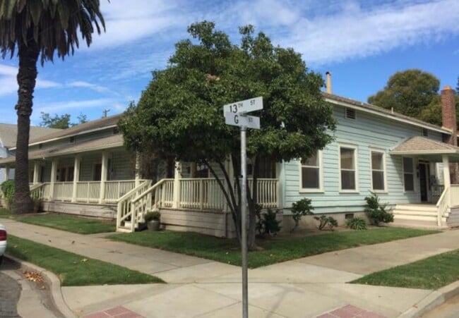 Photo - 709 13th St Unidad 703