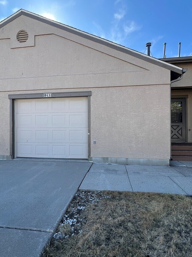 Photo - 1293 Dakota Dr