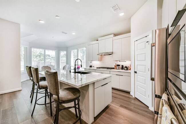 Building Photo - 10731 Kingston Spg Dr Rental