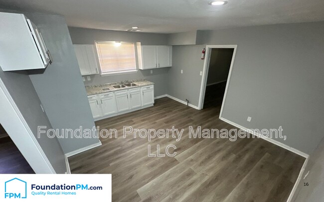 Photo - 1372 Doris Ave