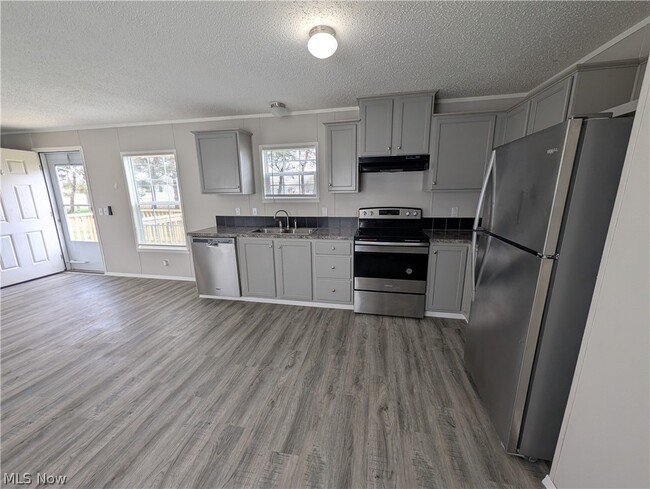 Photo - 135 Kenny Brook Ln