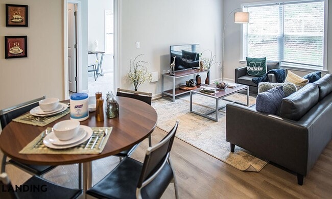 Photo - 602 Laconia Cir Unidad 6305