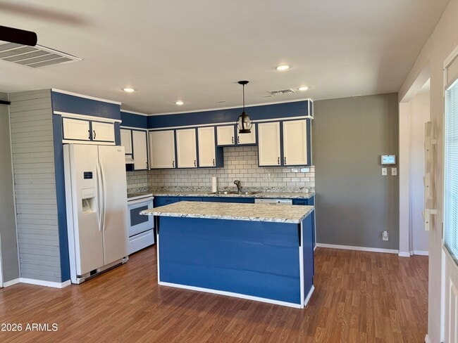 Photo - 513 W Melrose Dr