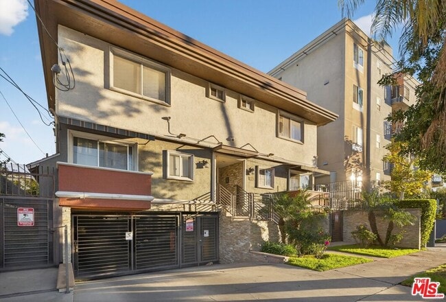 Photo - 11063 Cumpston St