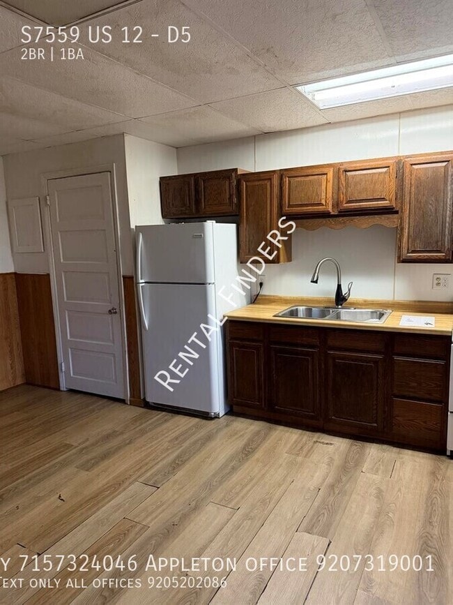 Building Photo - S7559 US-12 Unit D5