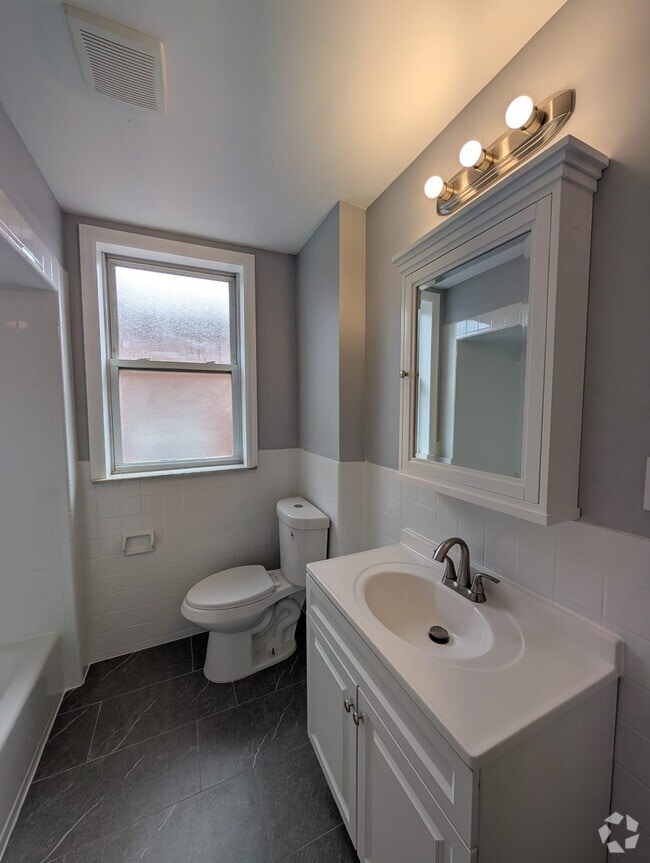 Building Photo - 506 N 13th St Unit 2nd floor Rental