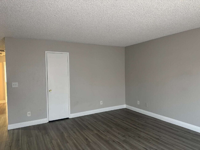 Photo - Spacious 2 Bed, 2 Bath Unit – Great Locati... Unit 1