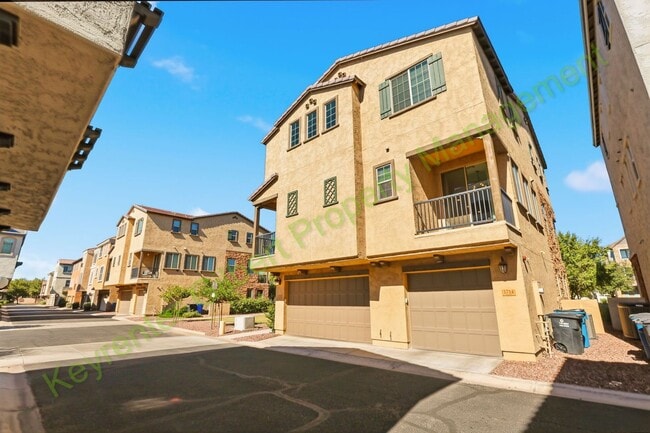 Photo - Modern Gilbert Lakeview Townhome in The La...