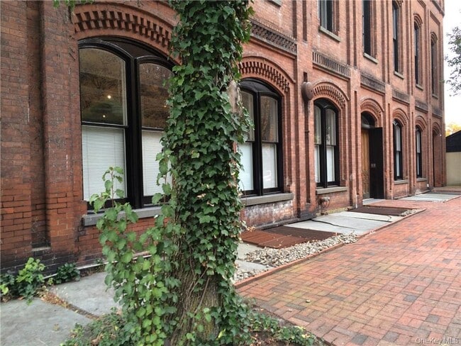 Photo - 300 Ferdon Ave Unit 2