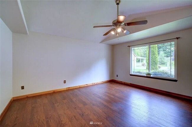 Photo - Spacious Single Level 3bd 2.75bath availab...