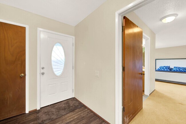 Photo - 162 Isle Royale Cir