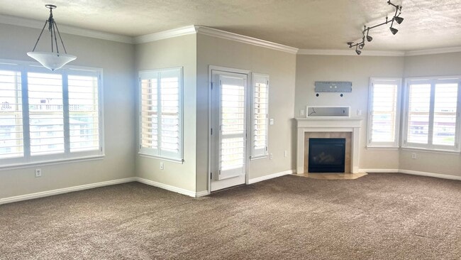 Building Photo - 2 Bedroom/2 Bathroom Condo in SLC Unit 707