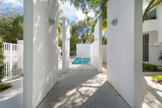 Photo - 3272 Virginia St