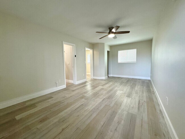 Photo - Spacious Studio Apartment Available in the Heart of La Jolla! Unidad 1141 Silverado St #114