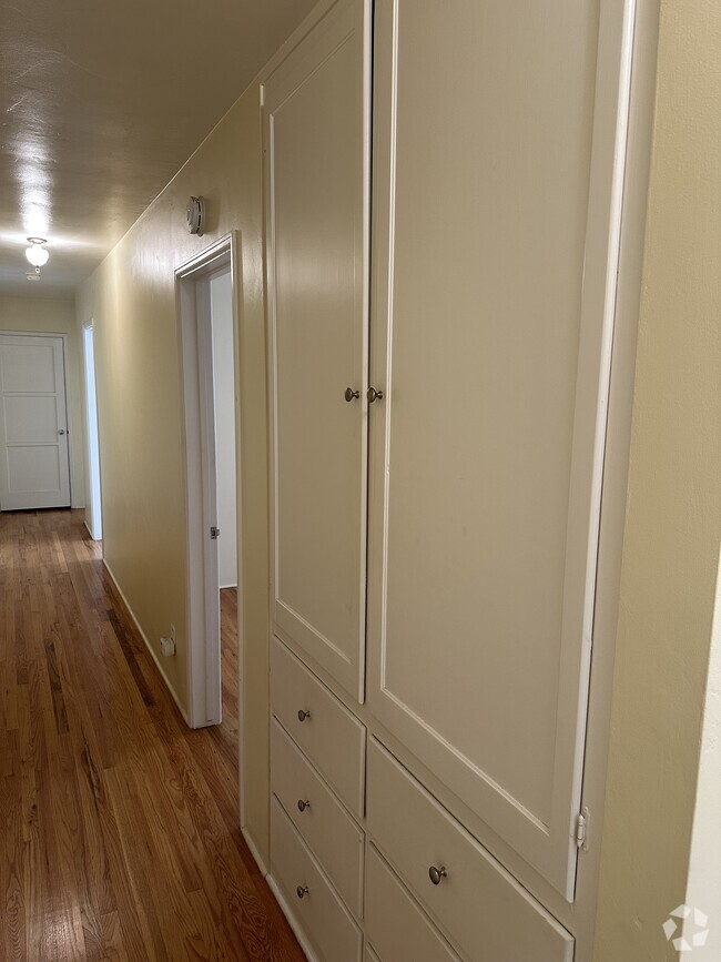 Building Photo - 3658 Park Blvd Unit 3658 Rental