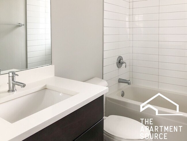 Photo - 1946 W Nelson St Unit 2E