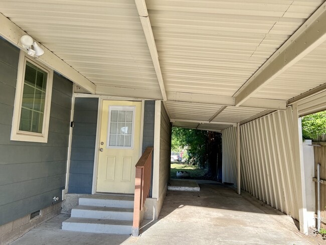 Photo - 107 N Gillette Ave