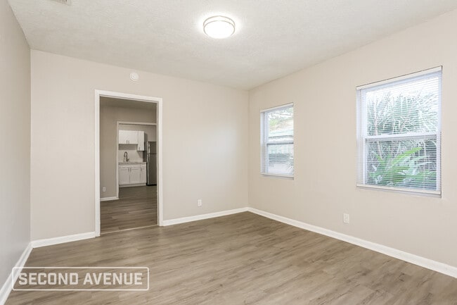 Photo - 1115 W 22nd St