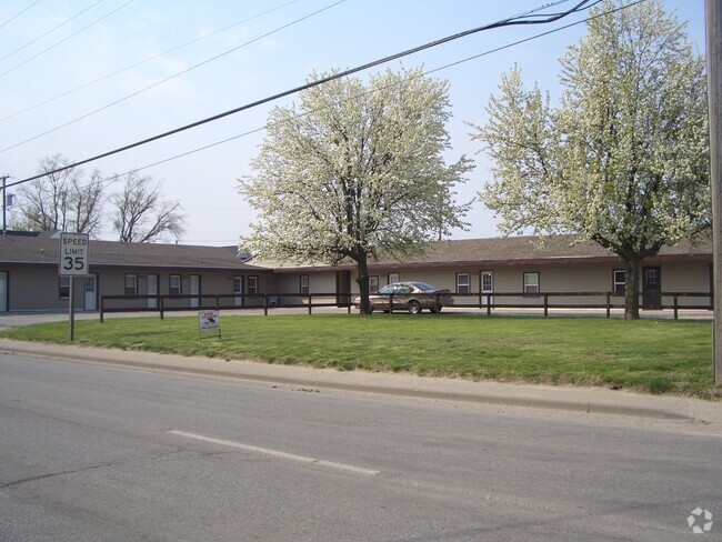 Building Photo - 1718 Apartments Unit 9