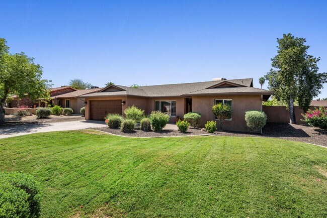 Photo - **STUNNING 3 BEDROOM/2 BATHROOM FULLY RENOVATED HOME IN SCOTTSDALE!! (THUNDERBIRD & 52ND ST)**
