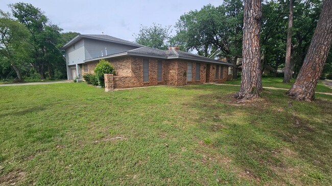 1908 Westridge St Unit 1908 Westridge St.