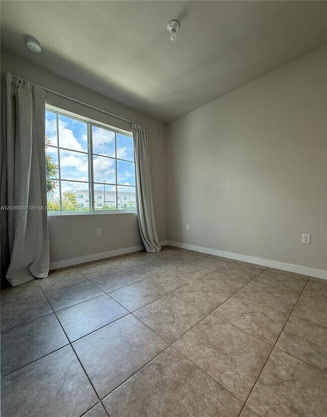 Photo - 1073 NW 5th St