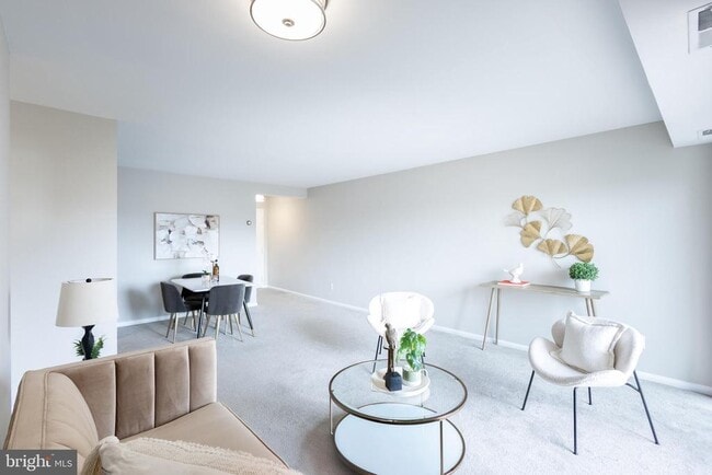 Photo - 1931 N Cleveland St Unit 602